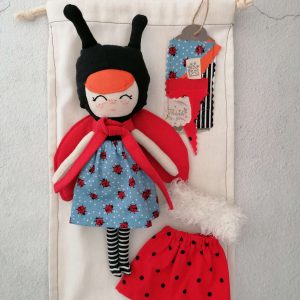 Ateiram muñeca mariquita