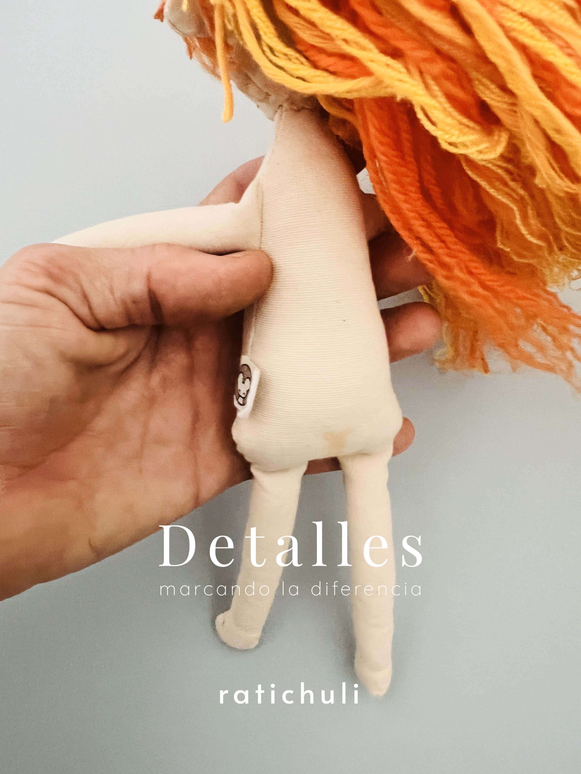 pequeños detalles de muñecas hechas a mano