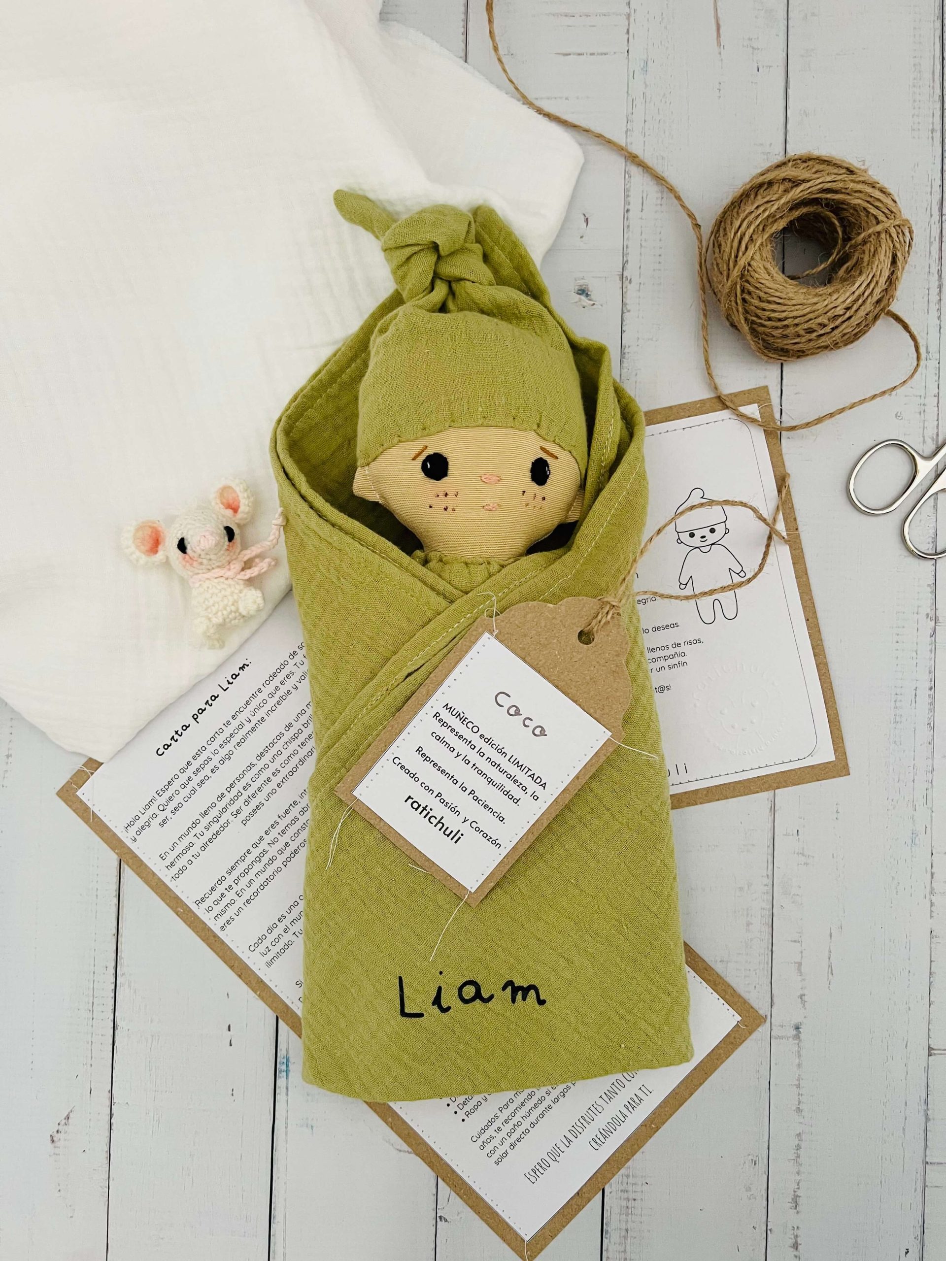 Muñeco de apego con arrullo