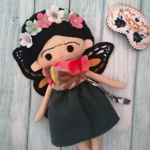 Frida Kahlo muñeca de tela
