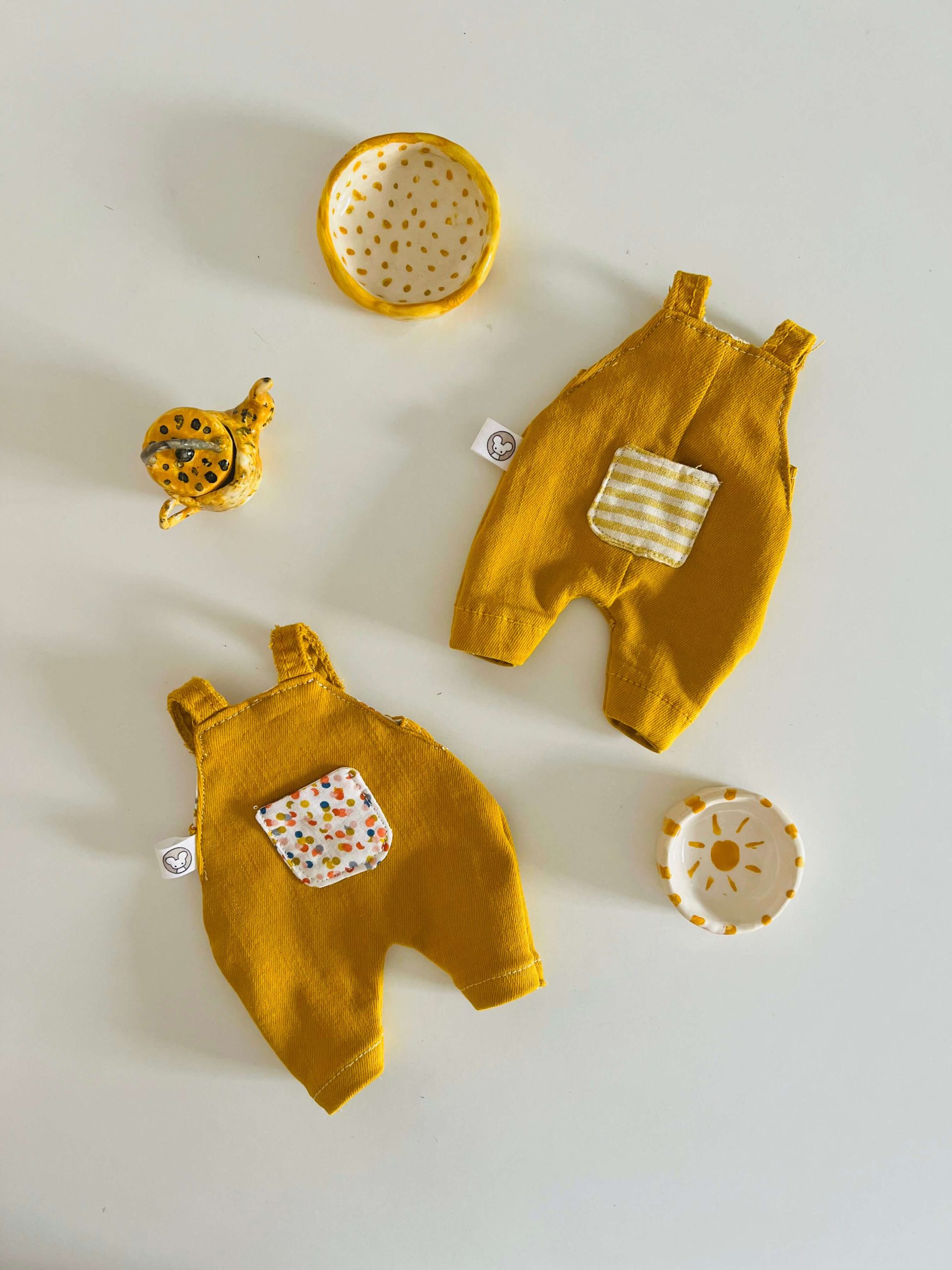 Mini petos a partir de unos jeans sin uso