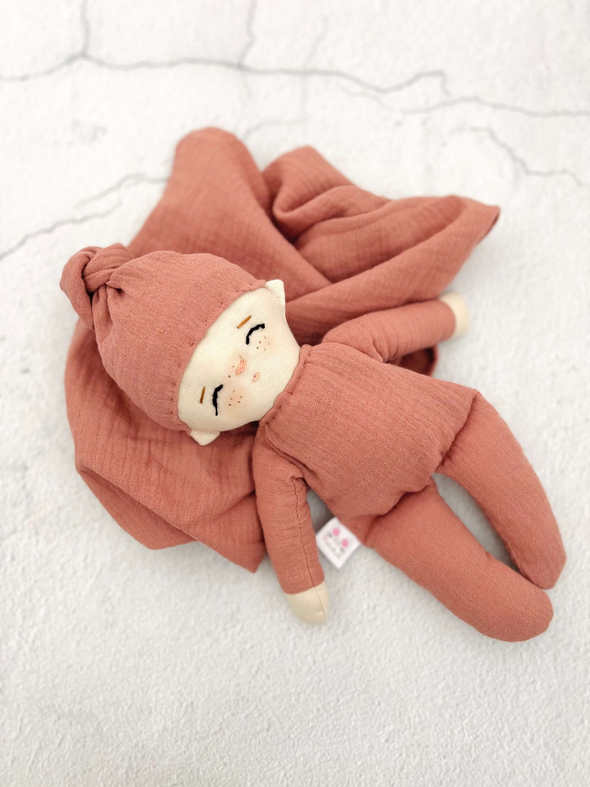 Muñeca de tela muselina